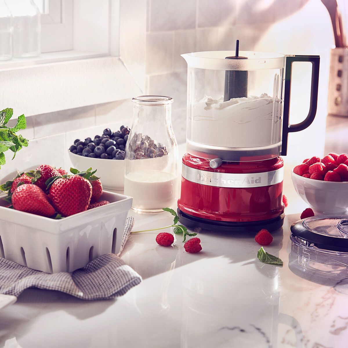 5KFC0516 Foodprocessor 1,19 liter, rød