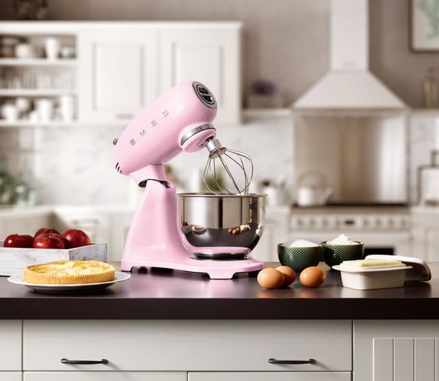 Smeg køkkenmaskine SMF03PKEU (pink)