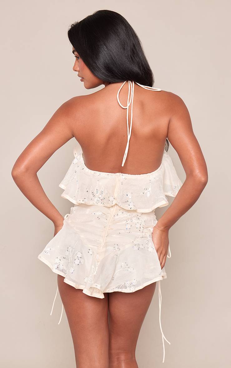 Crème Combinaison Courte À Col Halter Avec Volants Et Broderies De Sequins