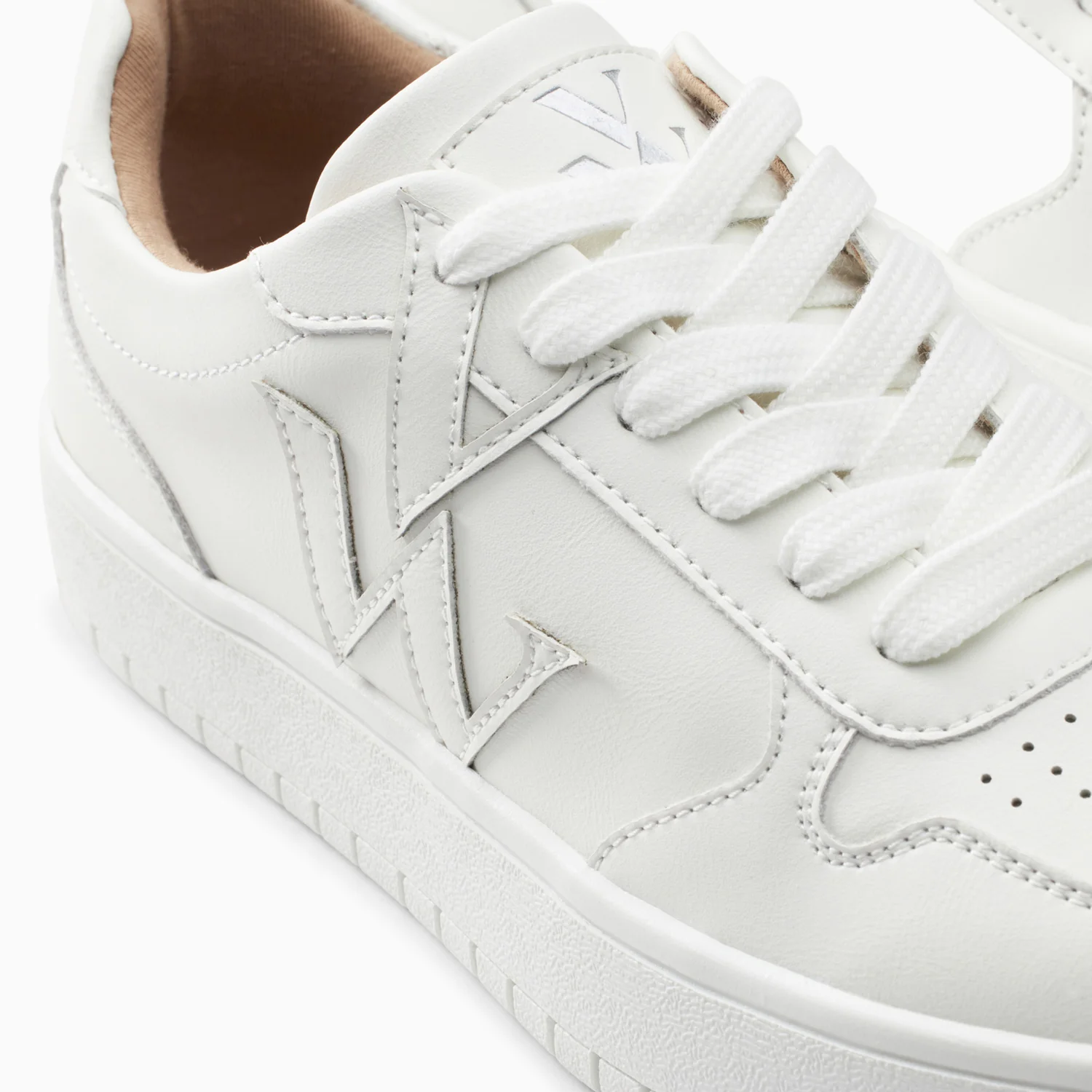 Sneakers-Baskets monogramme Calie blanches monochrome