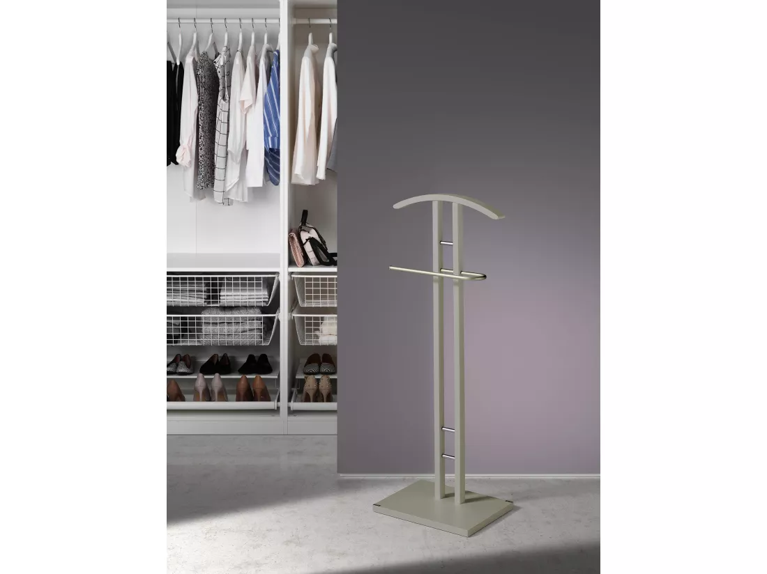 Valet de nuit - H111cm x L46cm x P28cm - hêtre massif taupe - Chicago