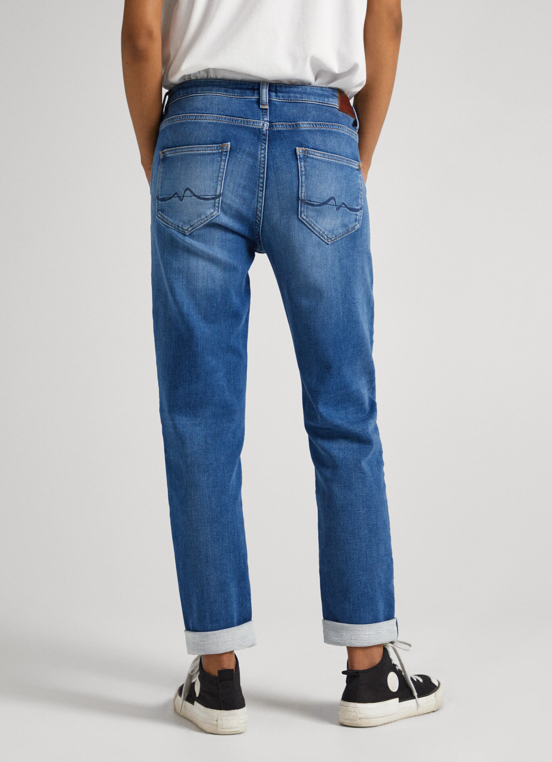 CALÇA JEANS CAREY FIT RELAXED DE CINTURA MÉDIA - jeans