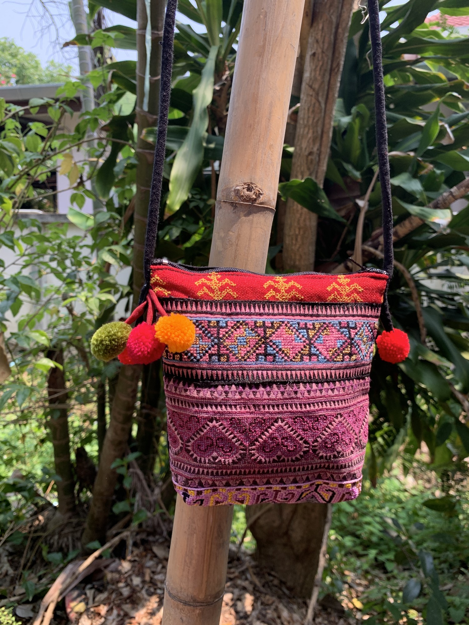Umhängetäschchen mit traditionellen Stickereien, purpur, multicolor, B 16 cm, H 16 cm günstig bestellen