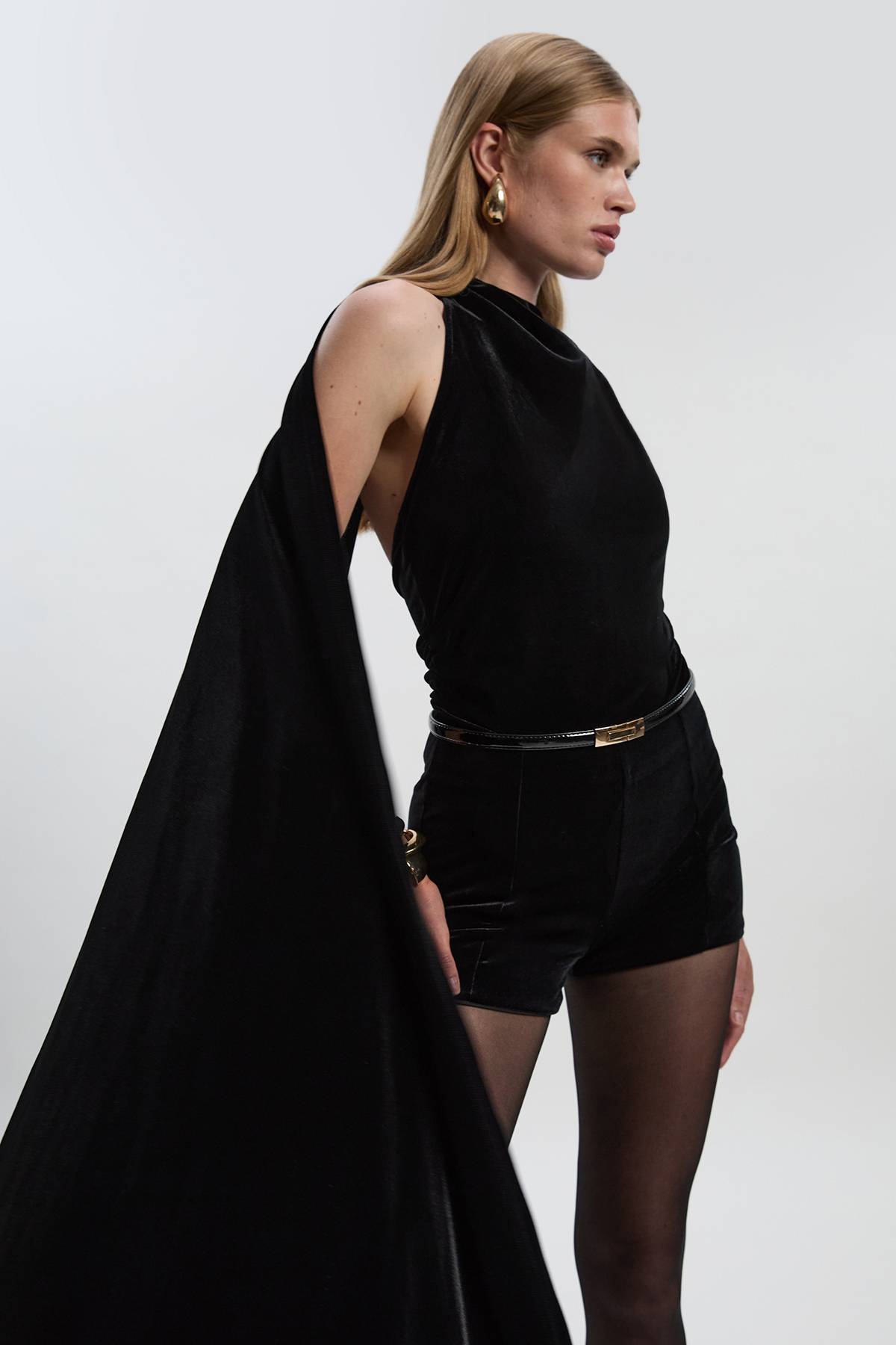KarenMillen Body Petite en Velours Stretch à Col Montant avec Détail Cape aux Épaules