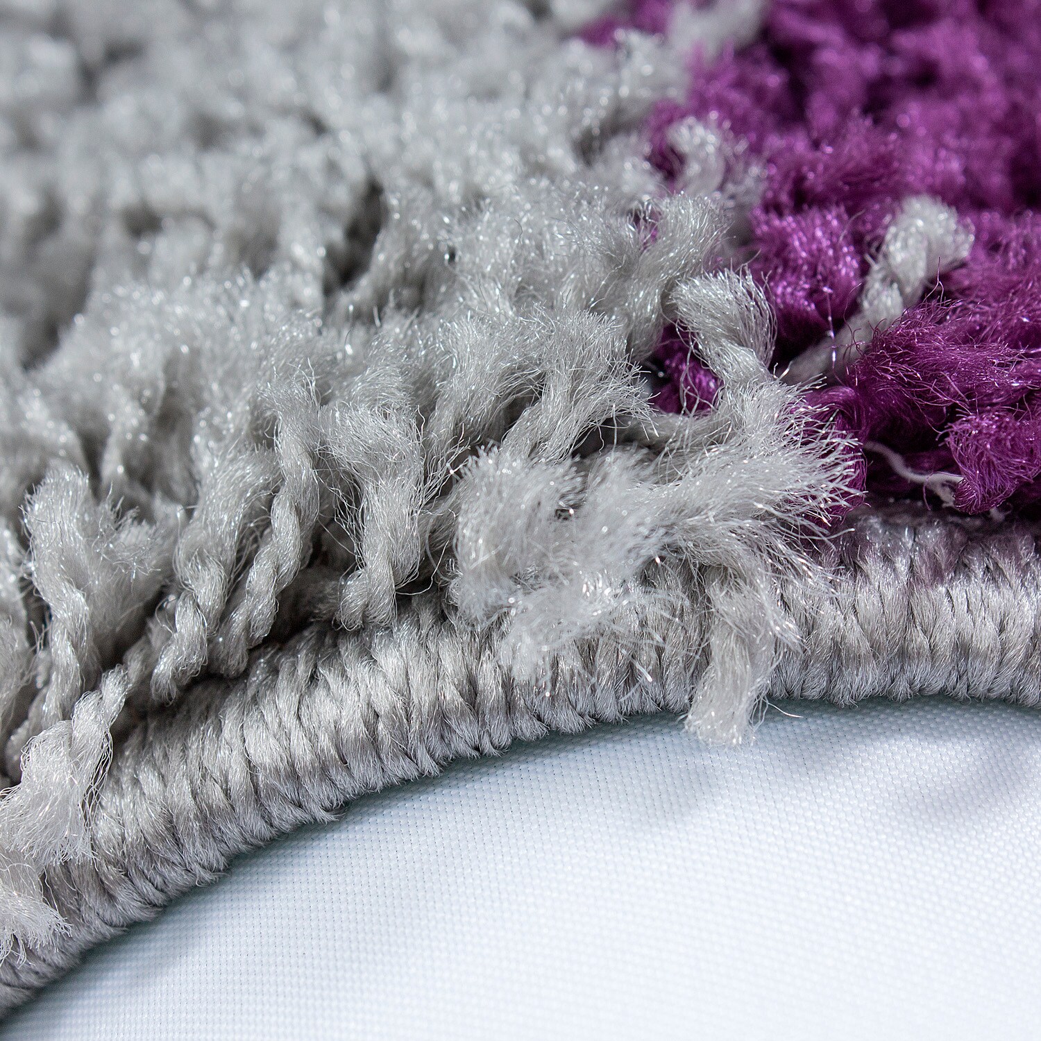 Stilvoller Hochflor-Teppich mit zeitgemäßem Karo-Muster, Shaggy-Teppich