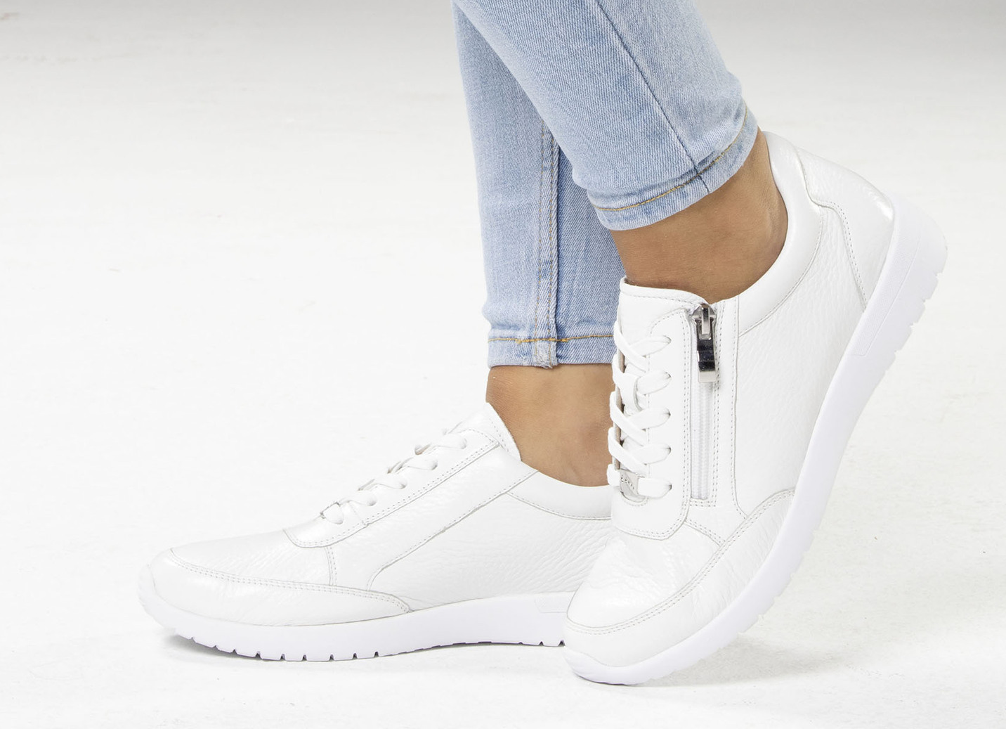 ELENA EDEN Sneaker aus zart schimmerndem, genarbtem Hirsch-Nappaleder