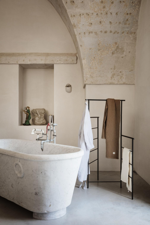 Ferm Living Dora kledingrek Black