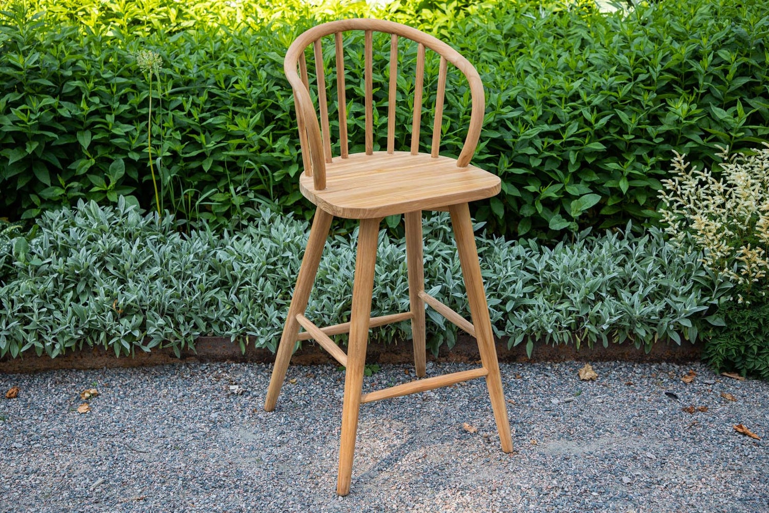 Bullerbyggd Tuinbarkruk, teakhout. 51 x 51 x 107 cm