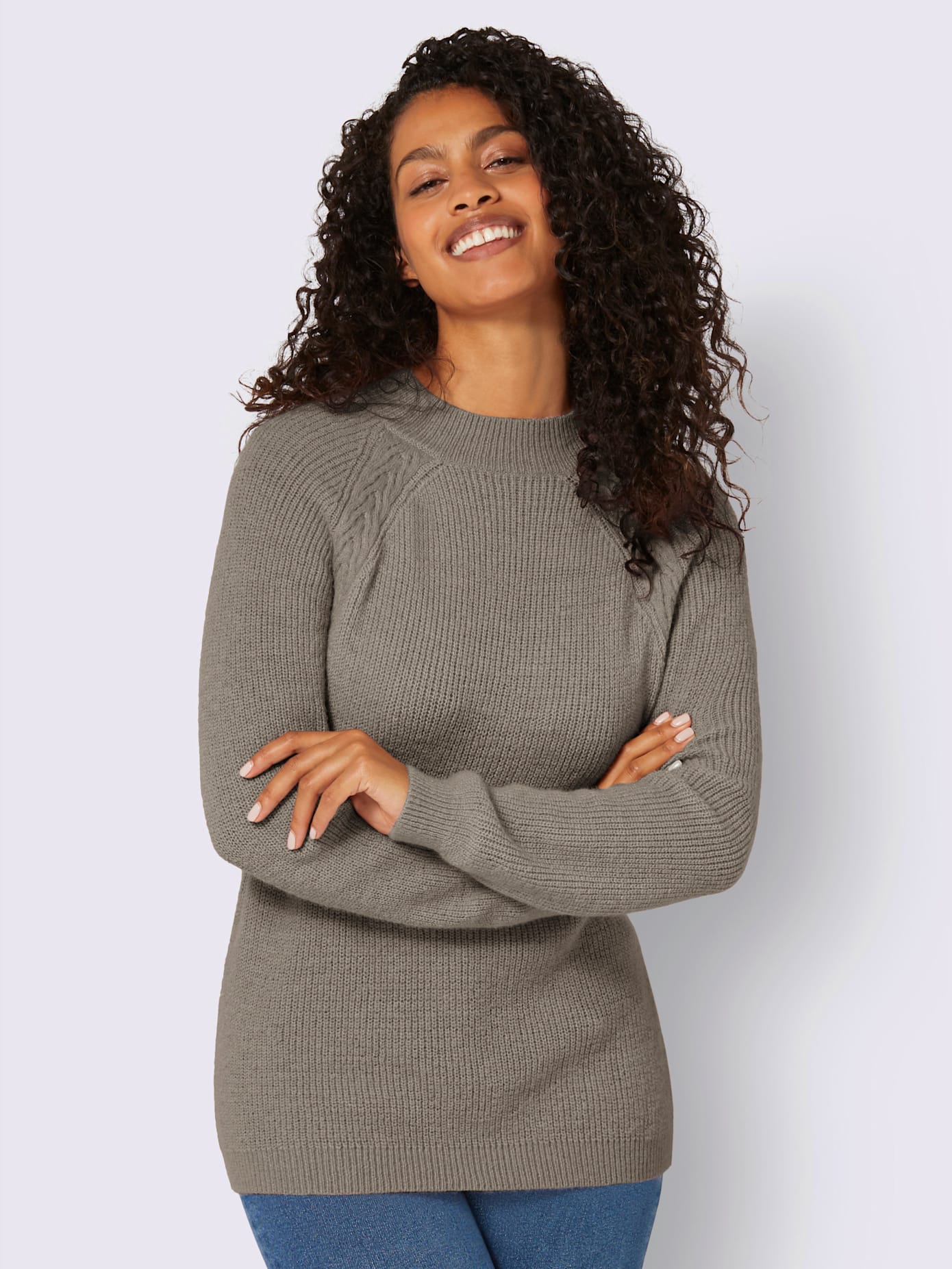 Pull motif torsadé sur les épaules