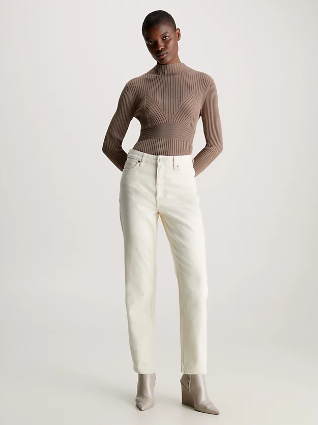 Calça jeans de cintura alta e corte afunilado