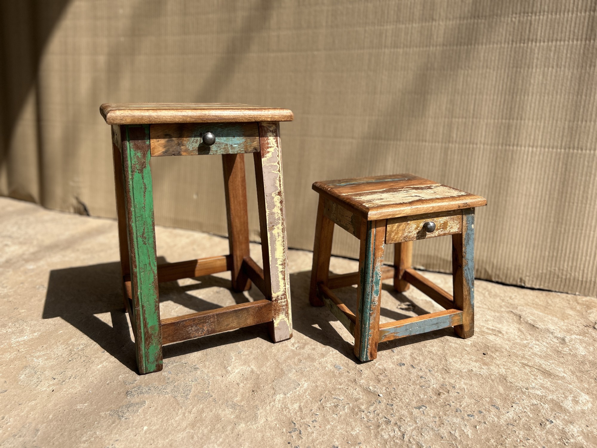 Hocker mit Schublade aus recyceltem Holz, natur / vintage, B  25 cm, T 25 cm, H 30 cm von fischer's lagerhaus