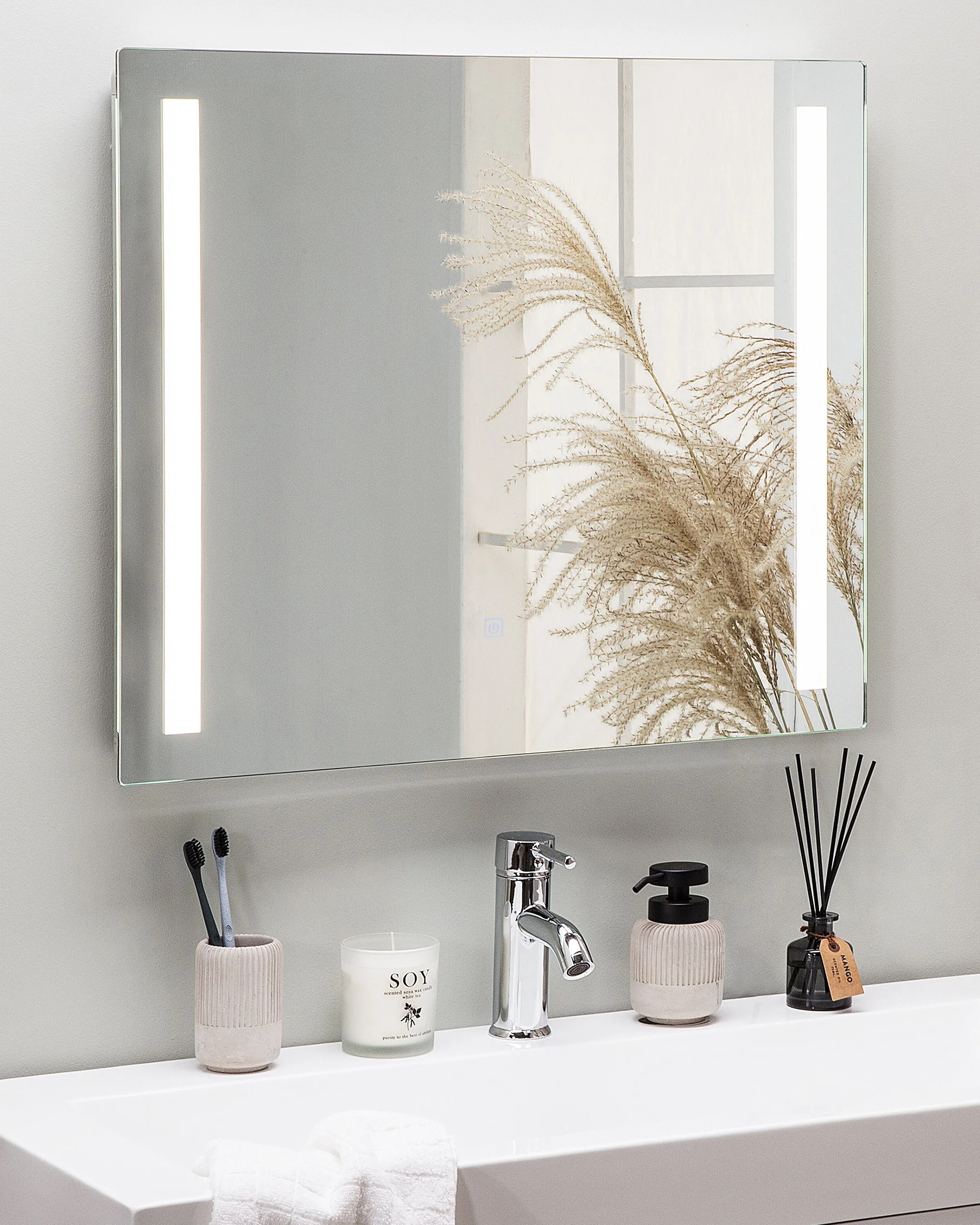LED badkamerspiegel LIRAC 70 cm 60 cm Zilver