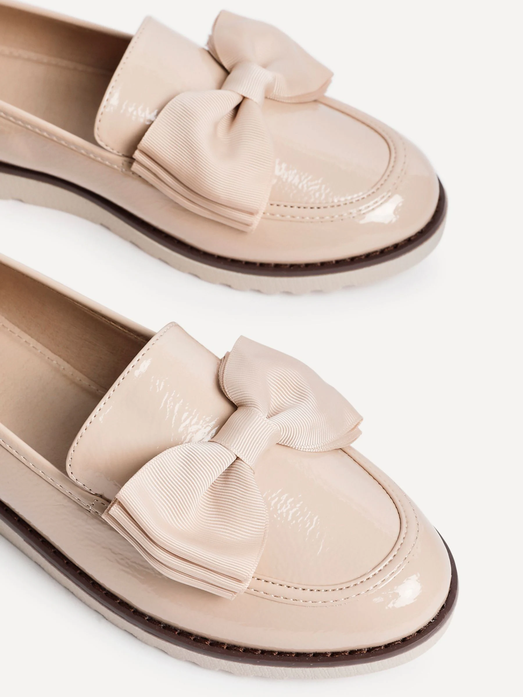 Licht beige - Linzi Cathy loafers met plateauzool en grote strik