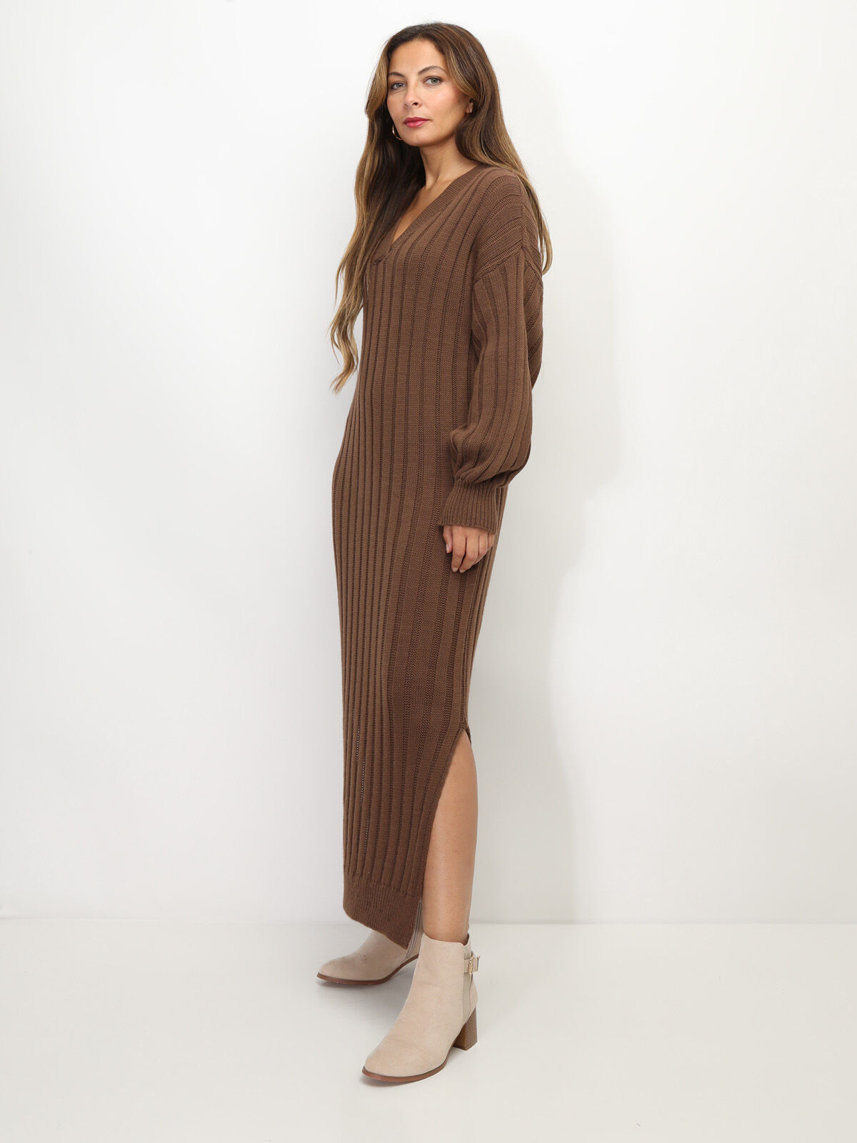 Robe en maille côtelée à fentes- Marron