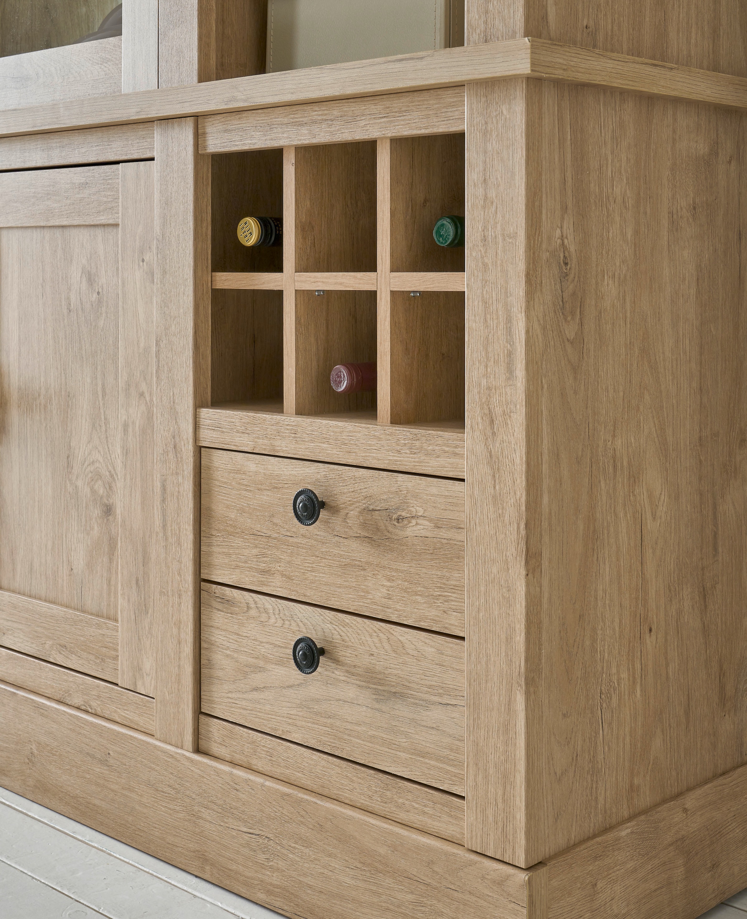 Home affaire Buffet »Cornwall, Küchenschrank im Landhausstil, Anrichte, Eiche Dekor« 1 Stk. tlg. Metallgriffe, 193 cm breit, viel Stauraum, inkl. Flascheneinteilung