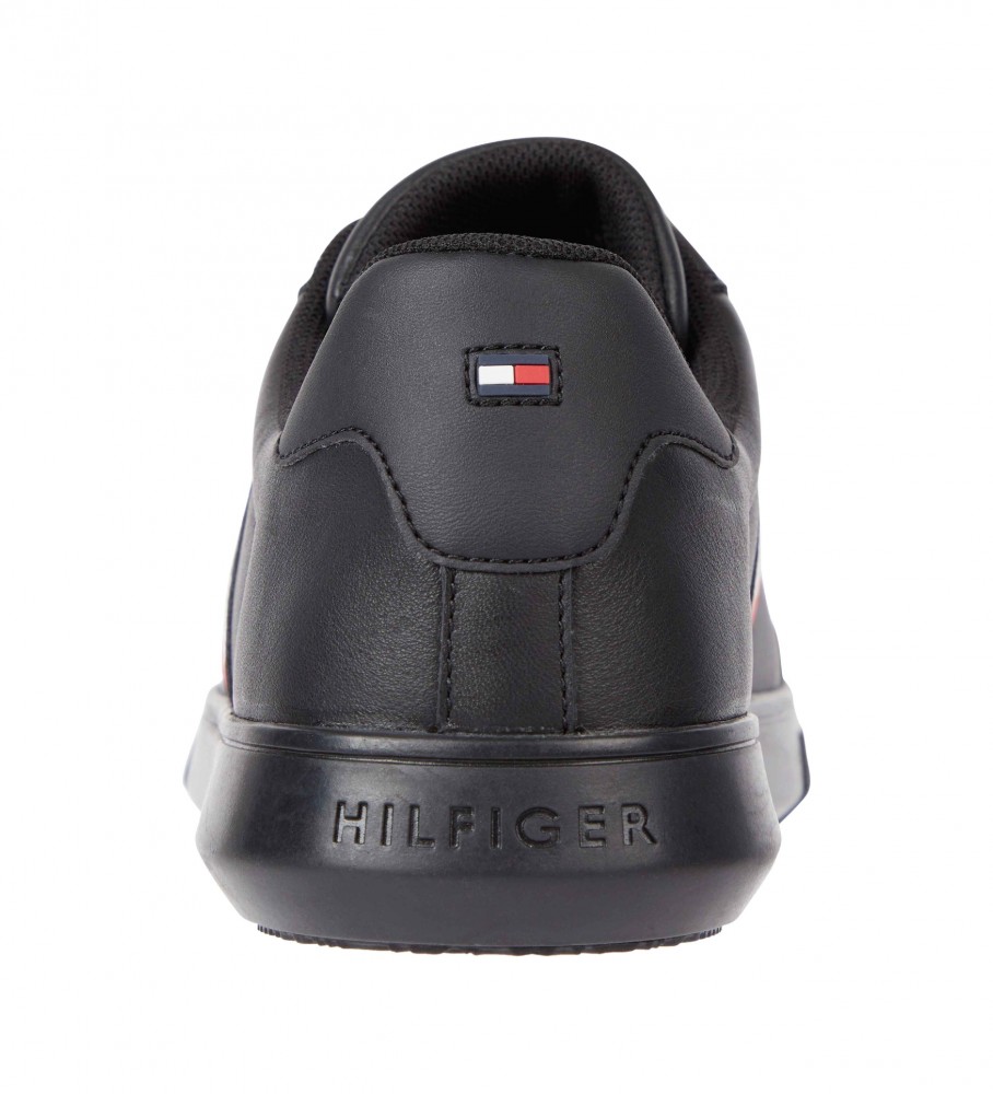 Tênis Tommy Hilfiger de couro preto com sola de borracha
