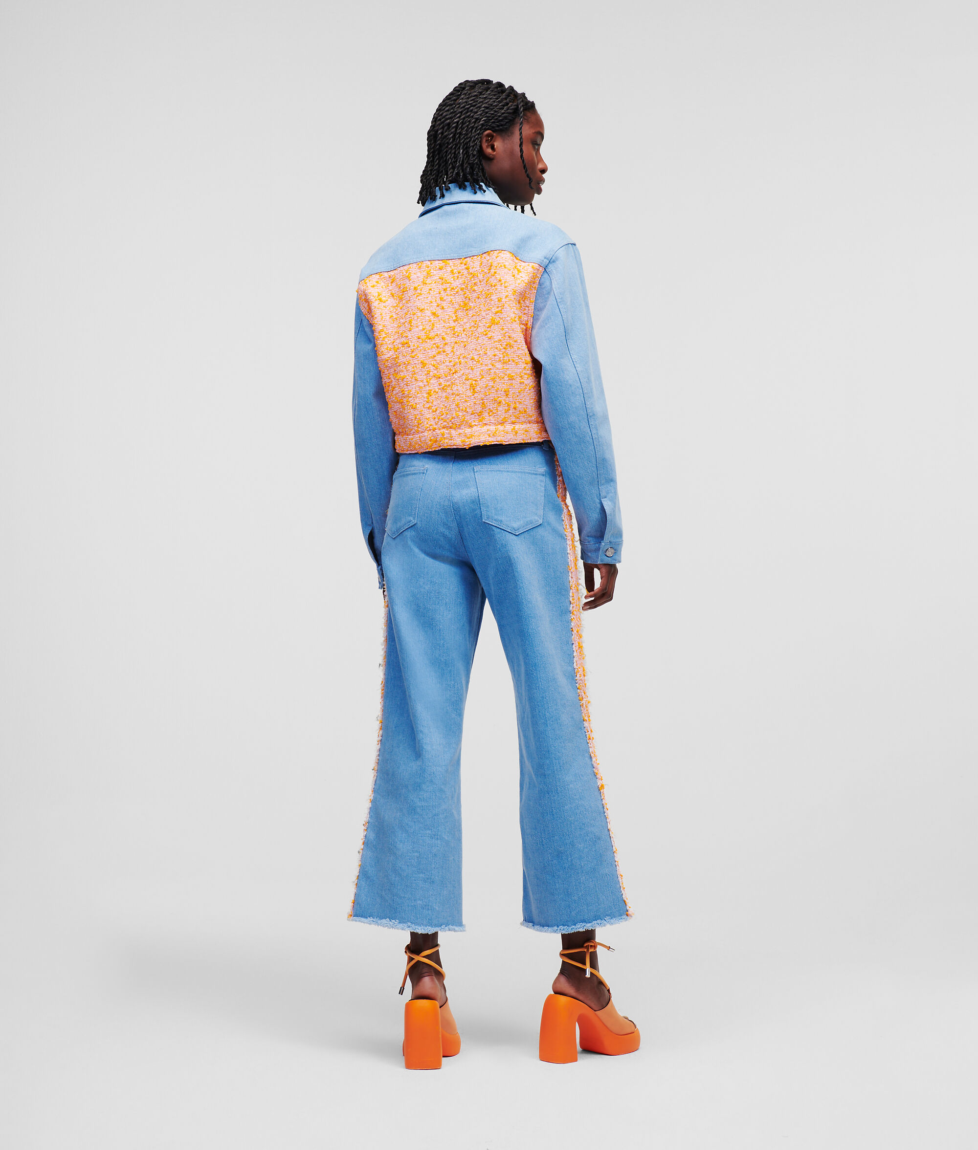 VESTE EN JEAN ET EN TISSU BOUCLÉ