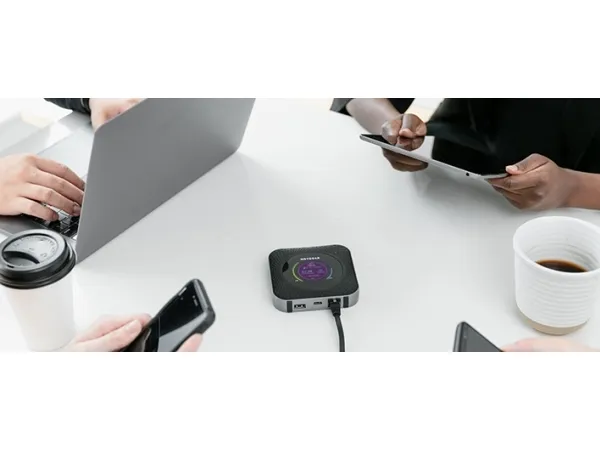 NETGEAR Nighthawk M1 Mobile Router - Mobilt hotspot - 4G LTE Advanced - 1 Gbps - 1GbE, Wi-Fi 5