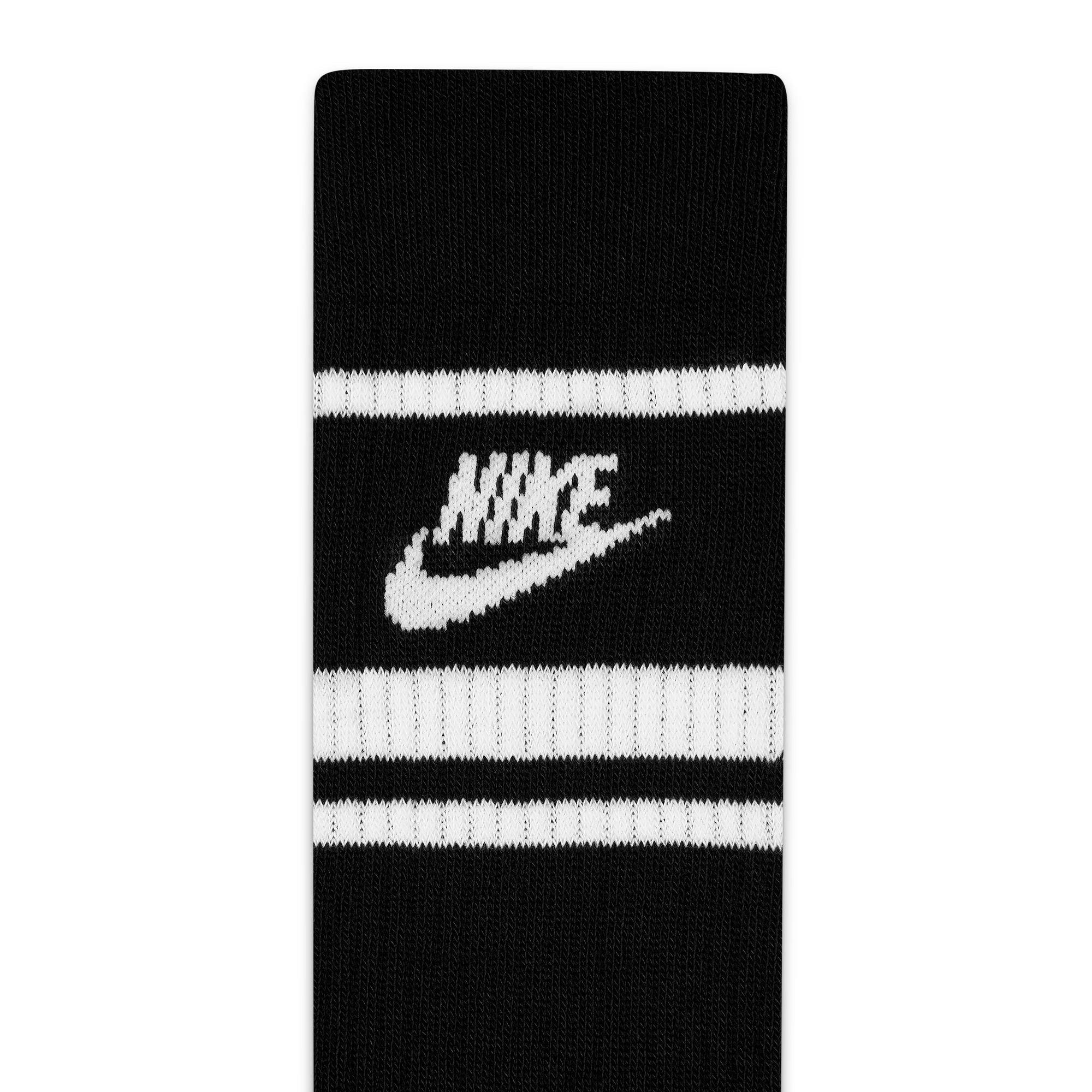 Nike Sportswear Dri FIT Everyday Essential Crew Socks (3 Pairs)