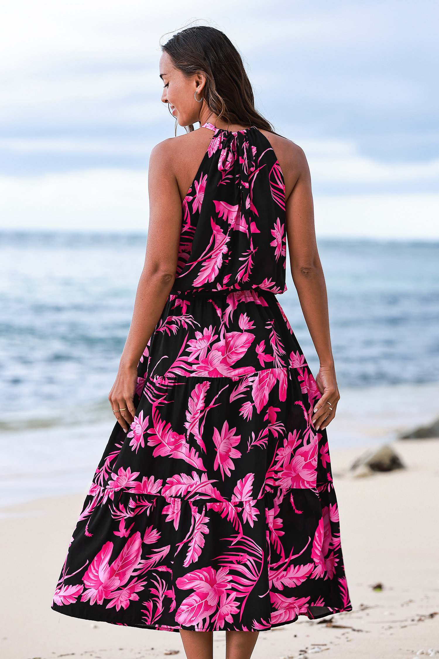 Robe maxi avec col haut sans manches à fleurs