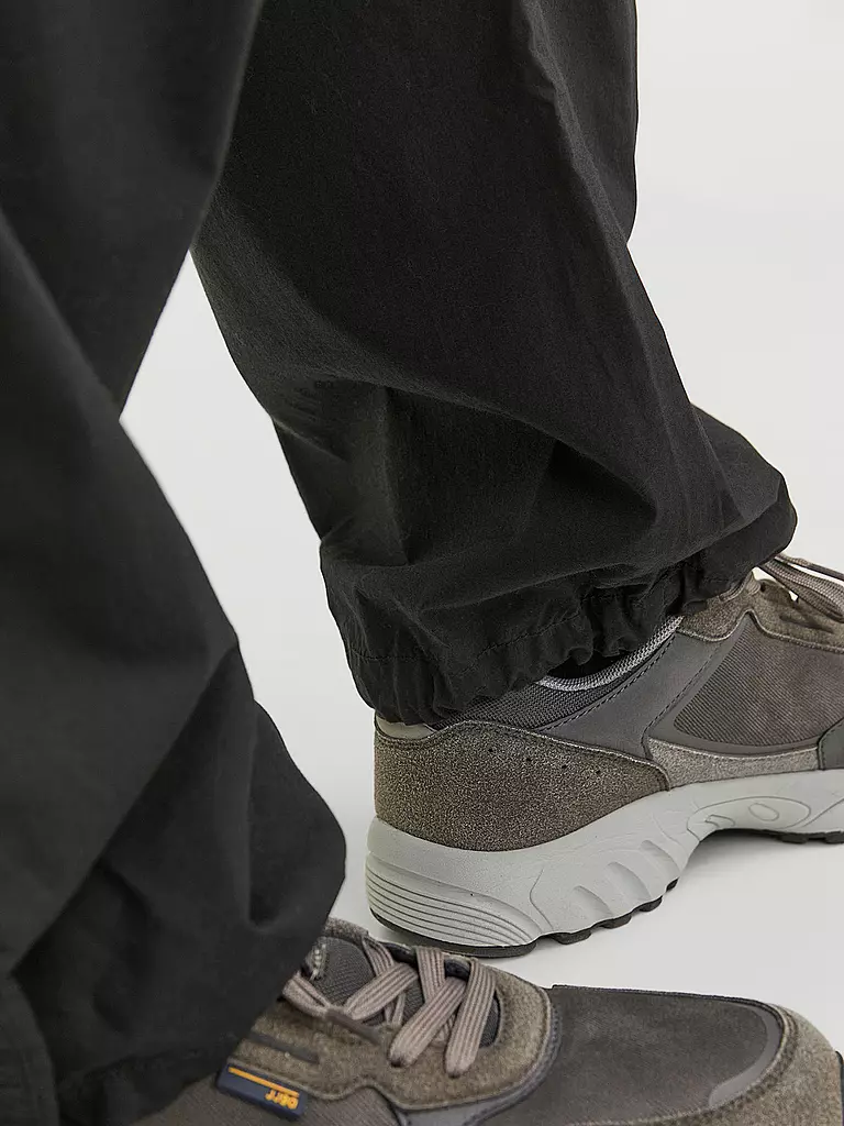 JACK & JONES Jogginghose JPSTPARACHUTE JJPANT schwarz