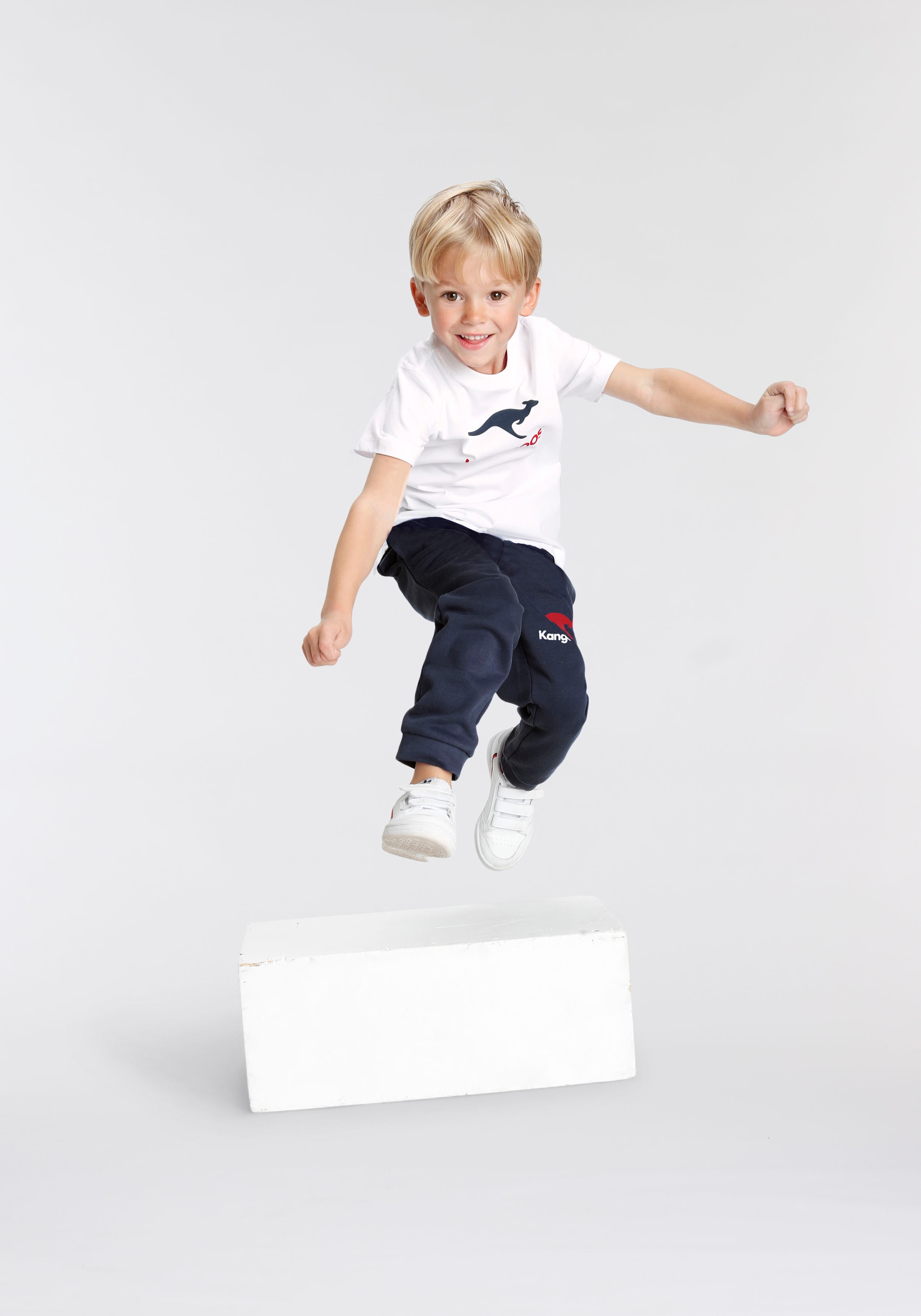 KangaROOS Sweathose »Jogginghose mit Logo-Print«  Basic für kleine Jungen