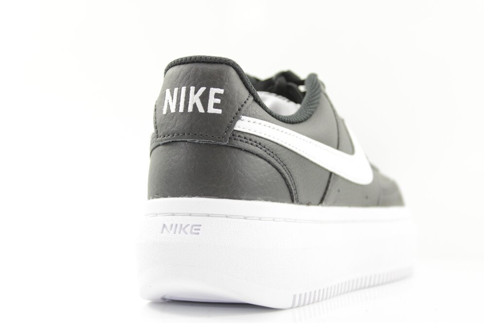 Nike Sneaker