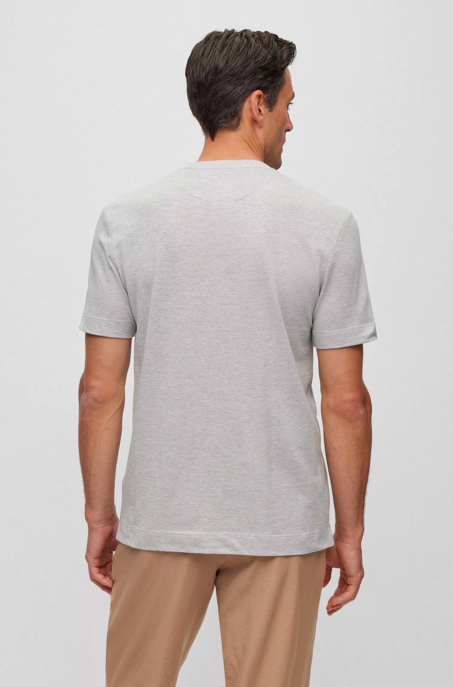Camiseta BOSS em camurça, algodão e cashmere com acabamento mercerizado.
