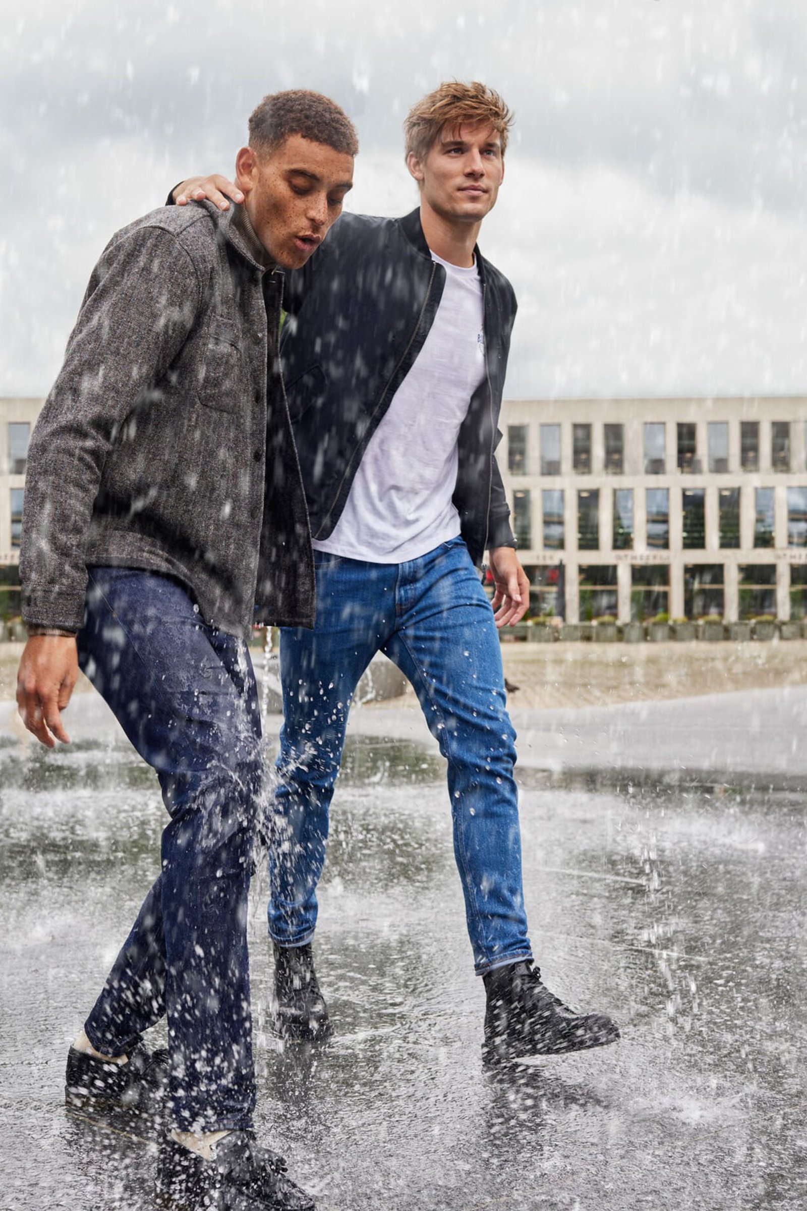 Rain ready slim fit jeans met medium stretch Fundamentals Donkerblauw