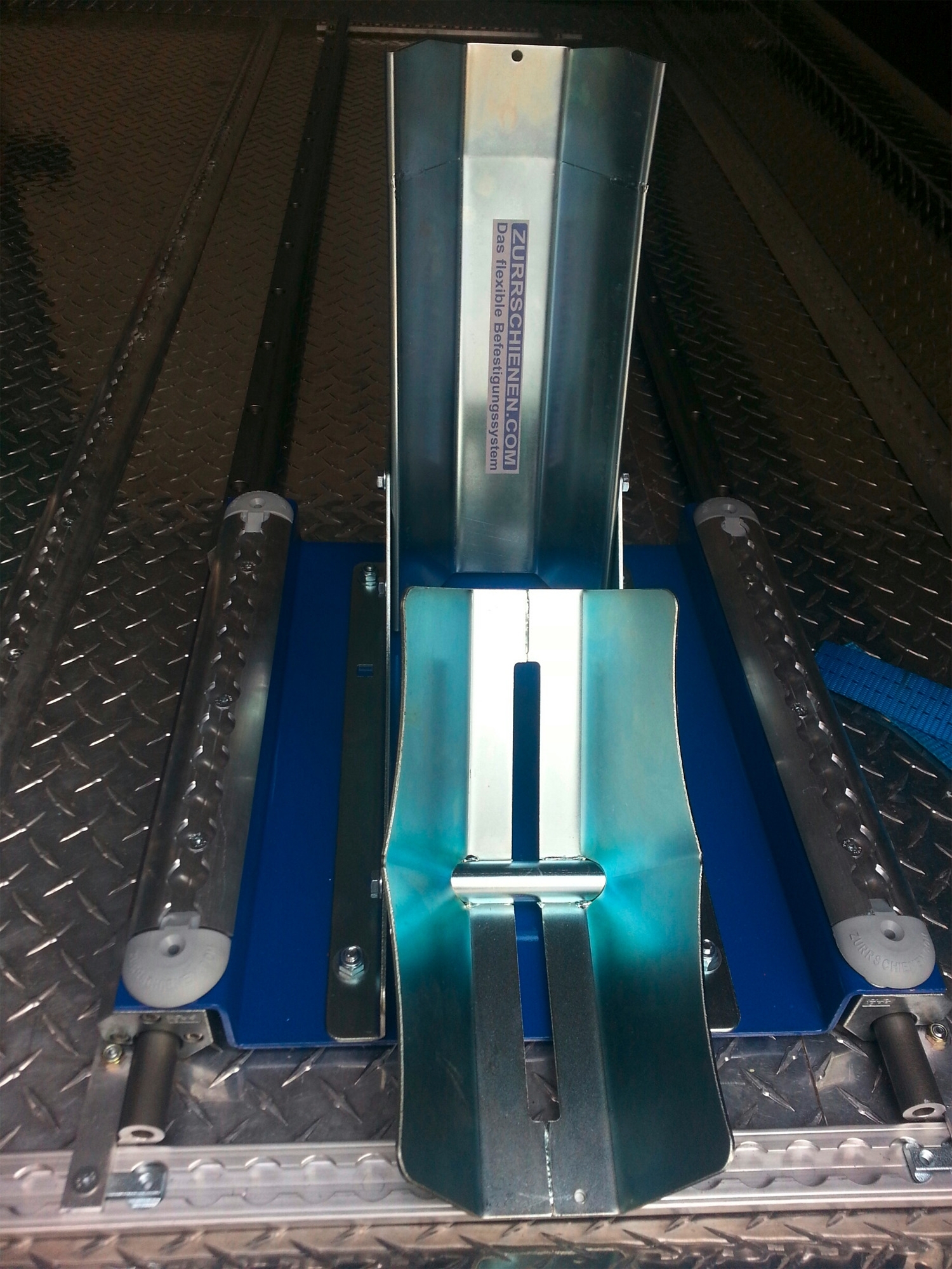 Moto Stand4 Slide