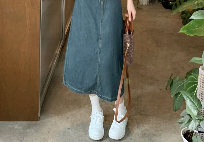 Secolo - Set: Midi-jurk met kraag, halfgeknoopt denim, elleboogmouwen en riem
