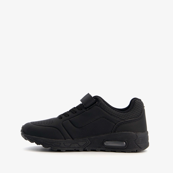 Blue Box jongens sneakers zwart met airzool