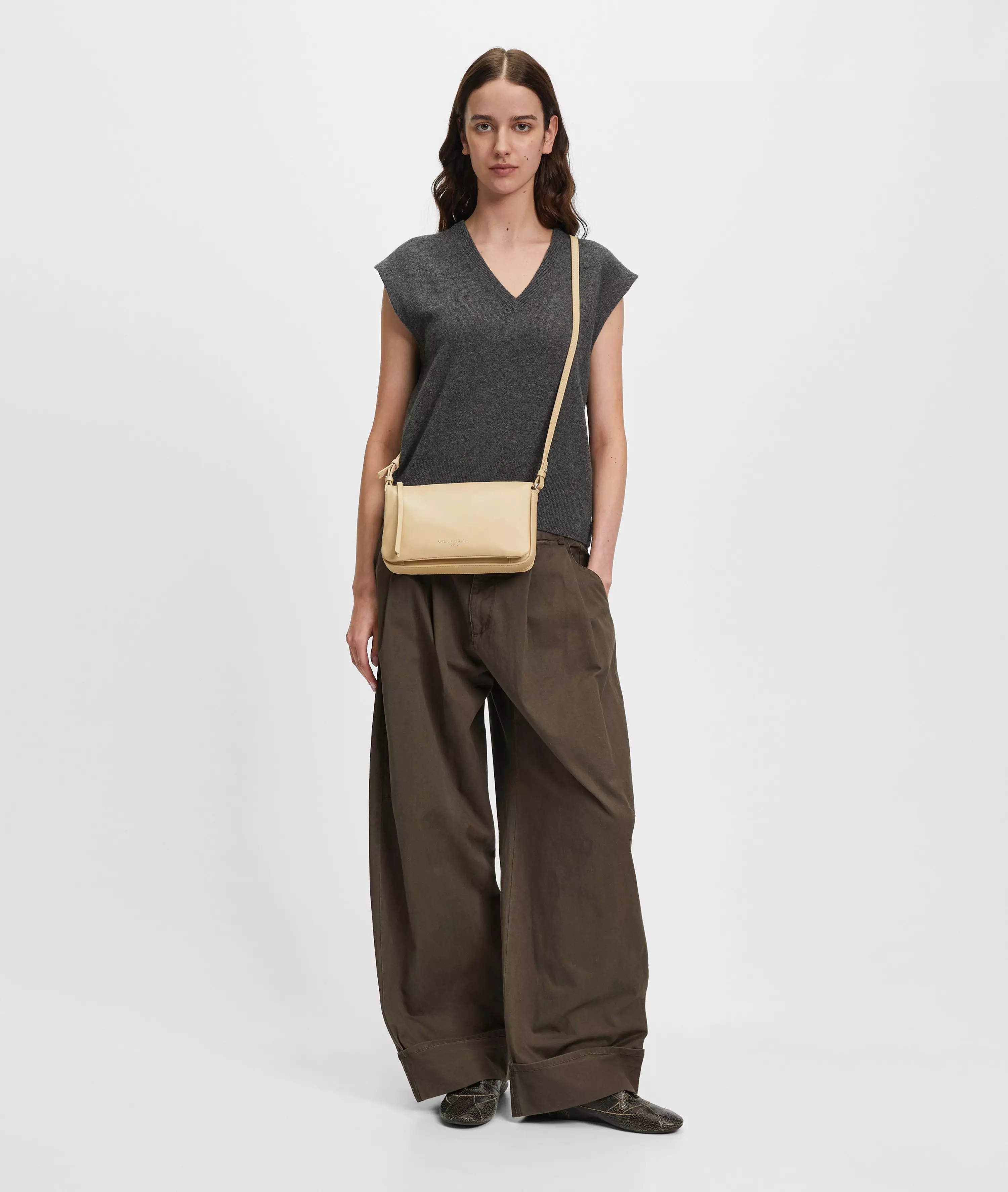 Crossbody Handy shoulder bag made from soft sheepskin