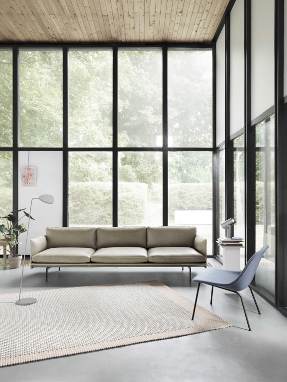 Muuto Fiber Tube fauteuil Silk Leather cognac