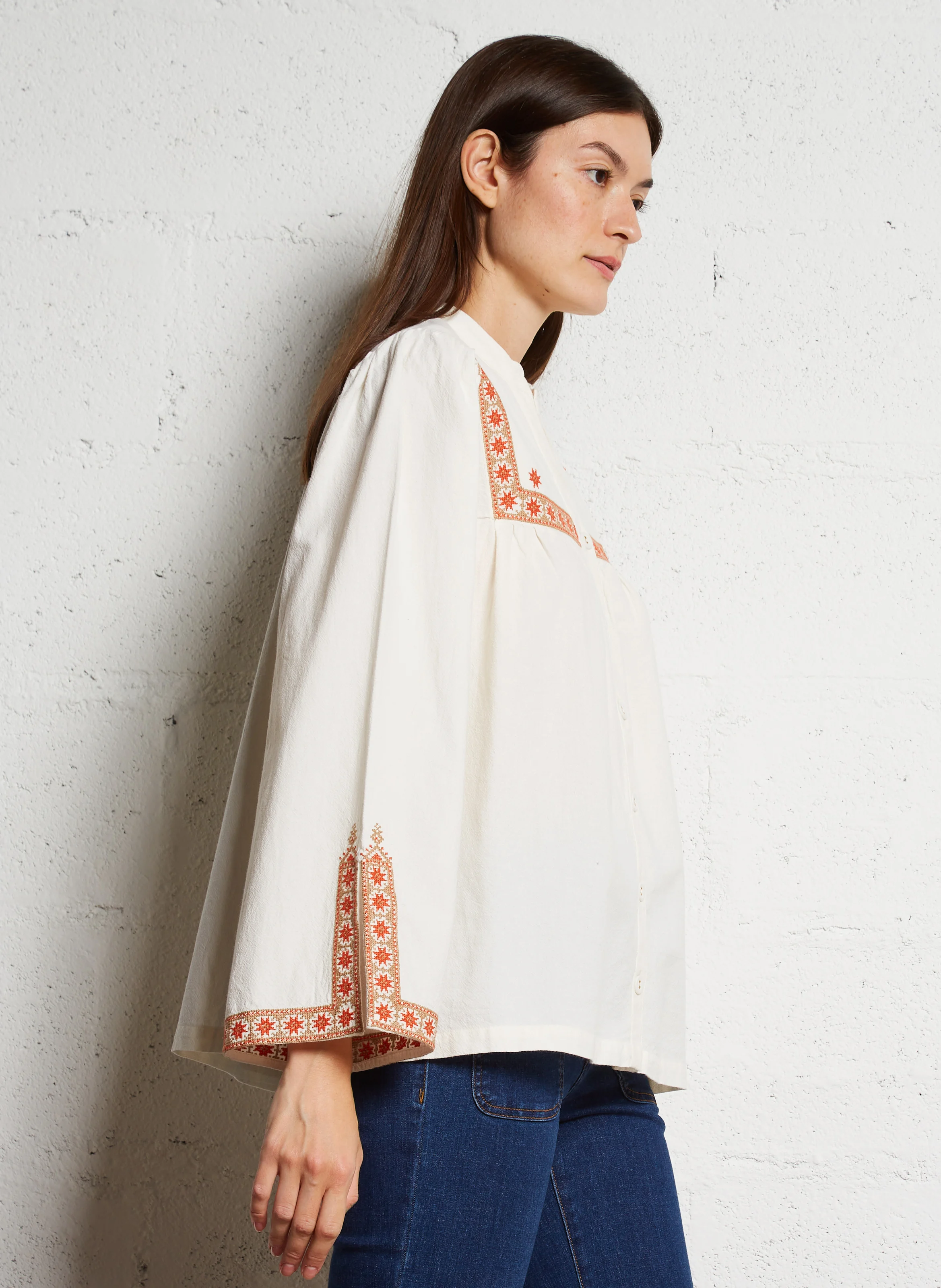 GALATEE - Chemise col V droite en coton brodé | Beige