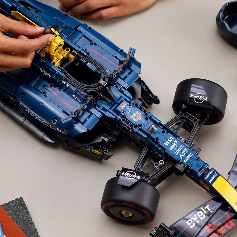 LEGO Technic - Oracle Red Bull Racing RB20 - Bouwpakket - 1:8 Schaalmodel - V6-Motor - Versnellingsbak