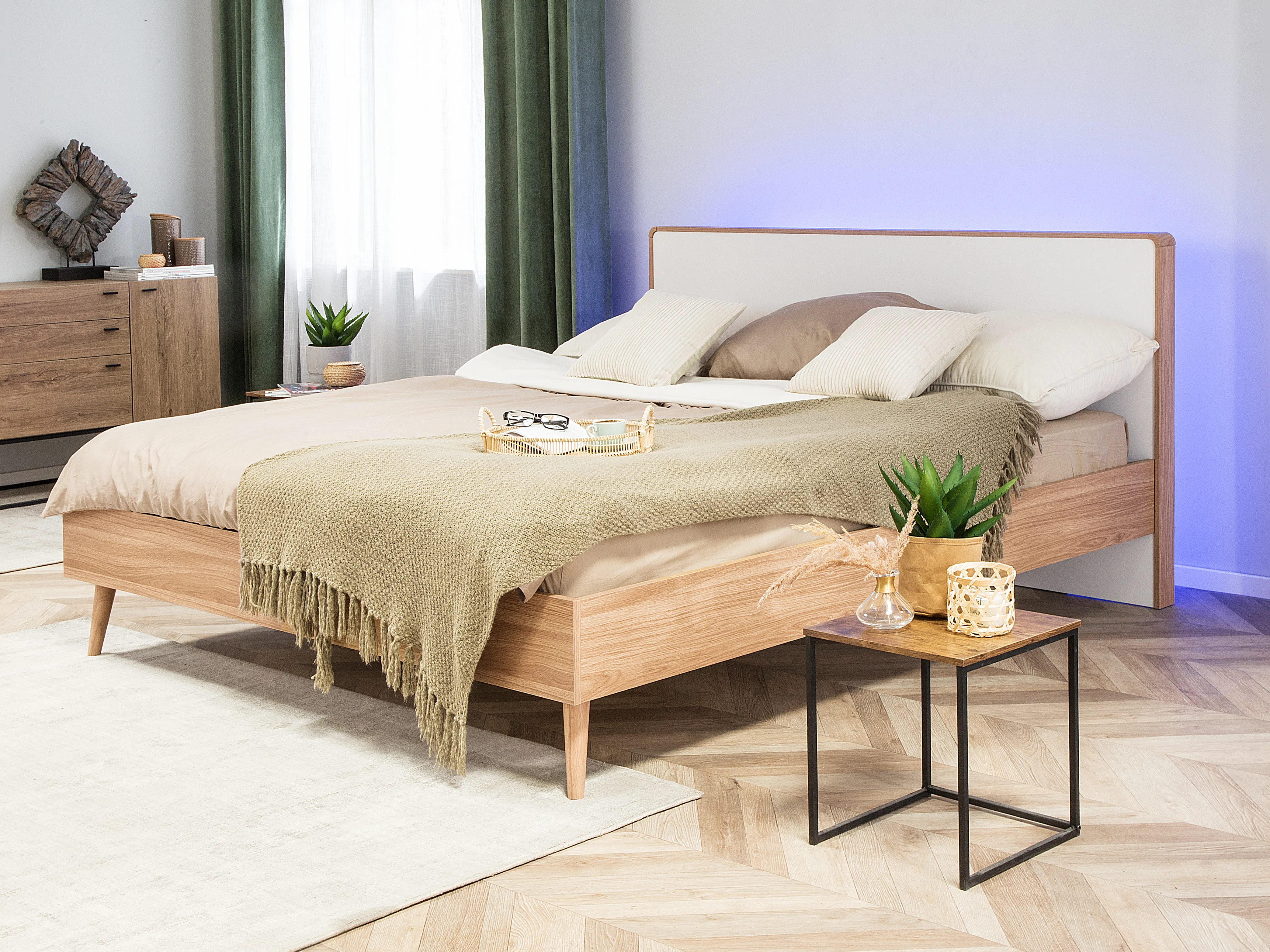 Bed met LED-verlichting SERRIS 180 x 200 cm Lichtbruin