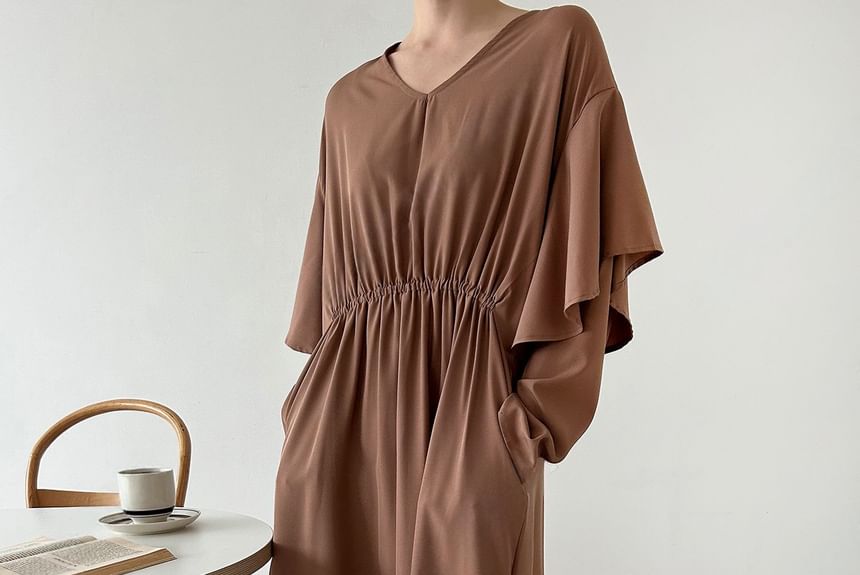 Chubby Girl - gelaagde lange mouw V-hals effen midi-jurk