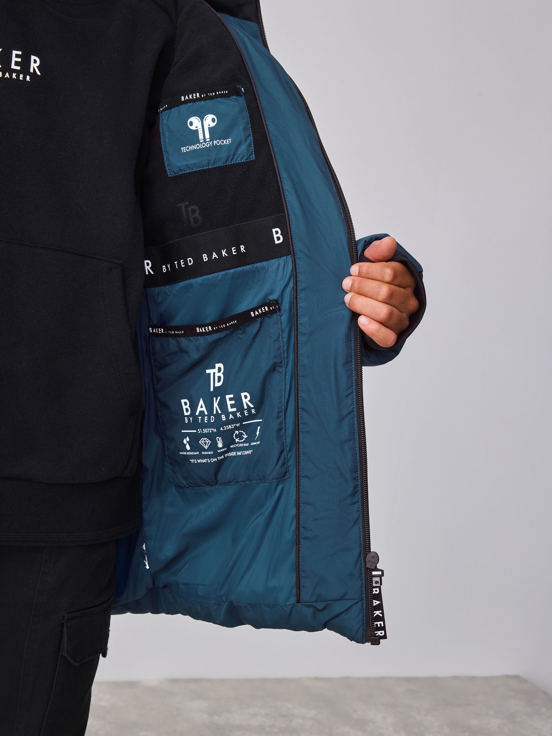 Baker by Ted Baker - Blauwe, halflange, gewatteerde en waterafstotende jas