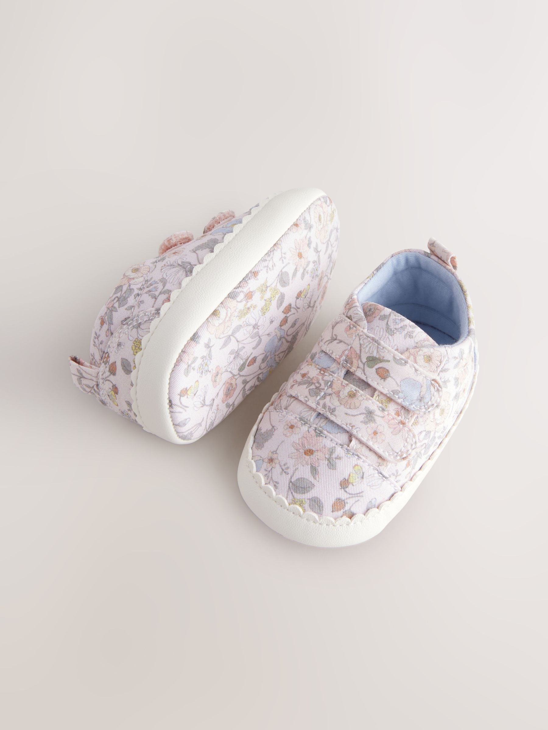 Roze bloemen - Babyschoentjes met klittenbandsluiting (0 - 24 mnd)