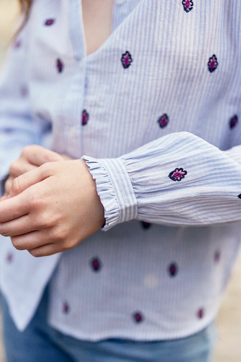 LA PETITE ETOILE<br>Blusa listrada bordada, BLOOMA