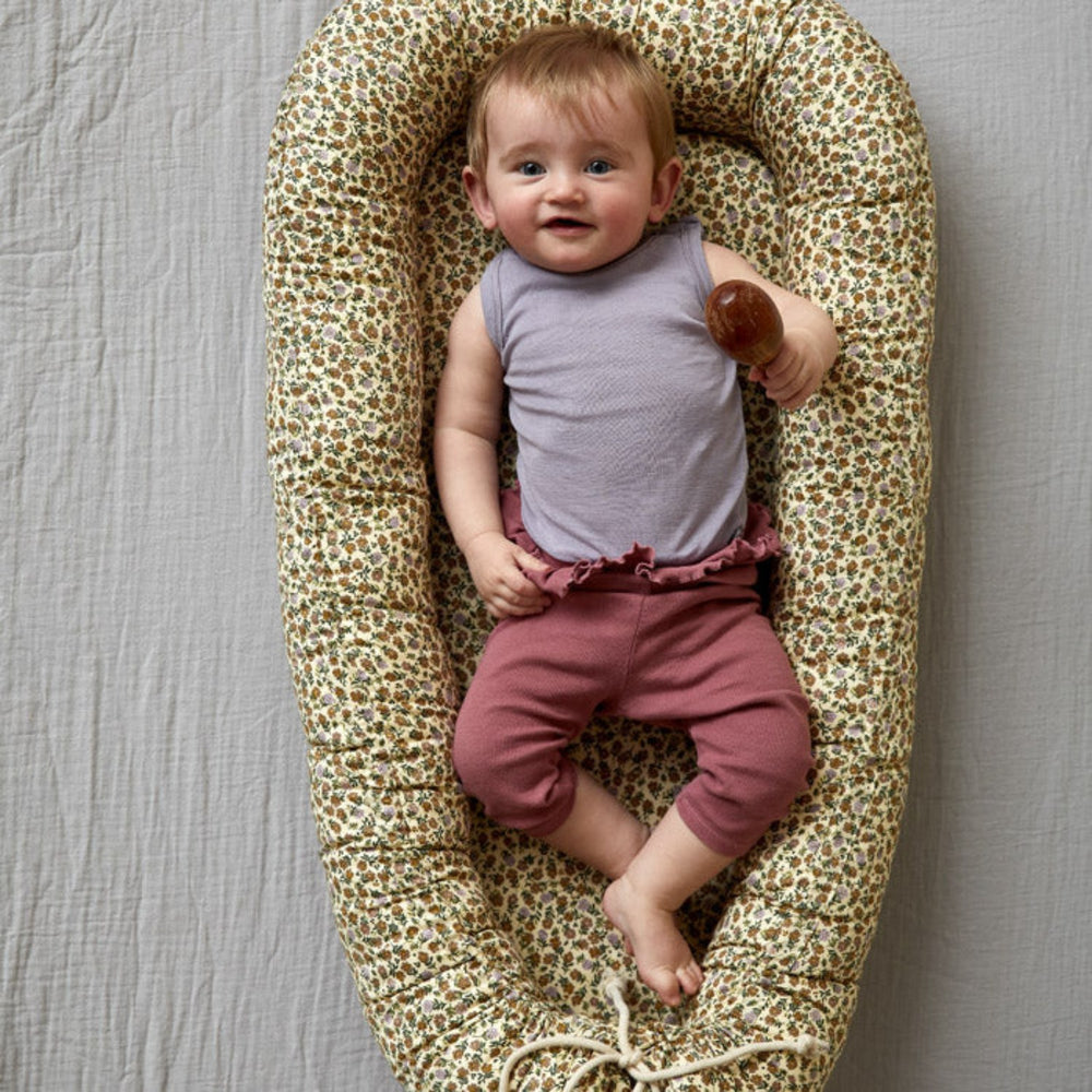 Køb by KlipKlap Baby Nest Lilac Wild Flower