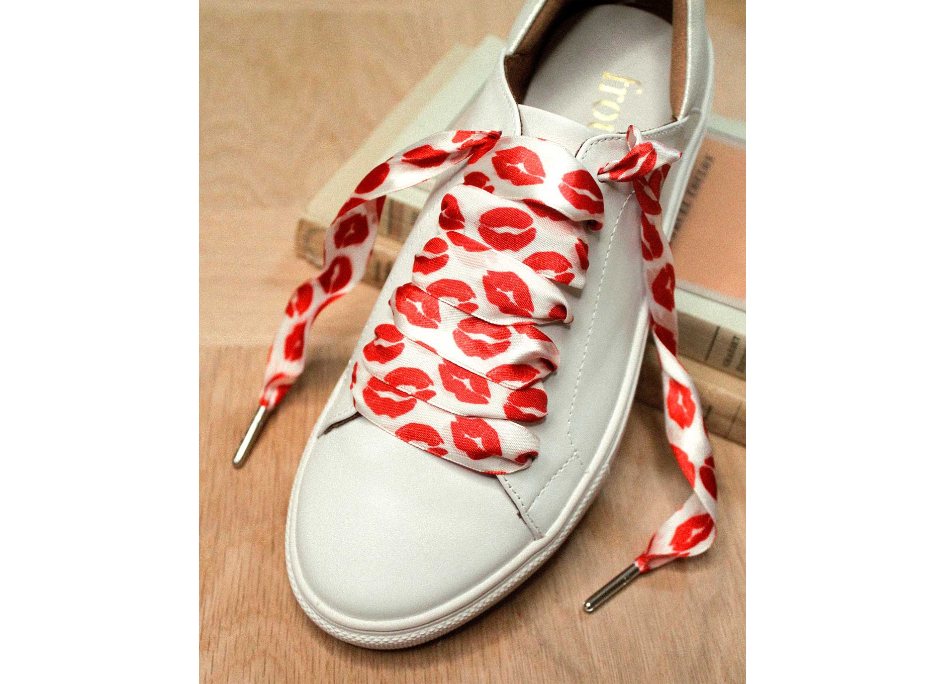 Lacets satin rouge blanc