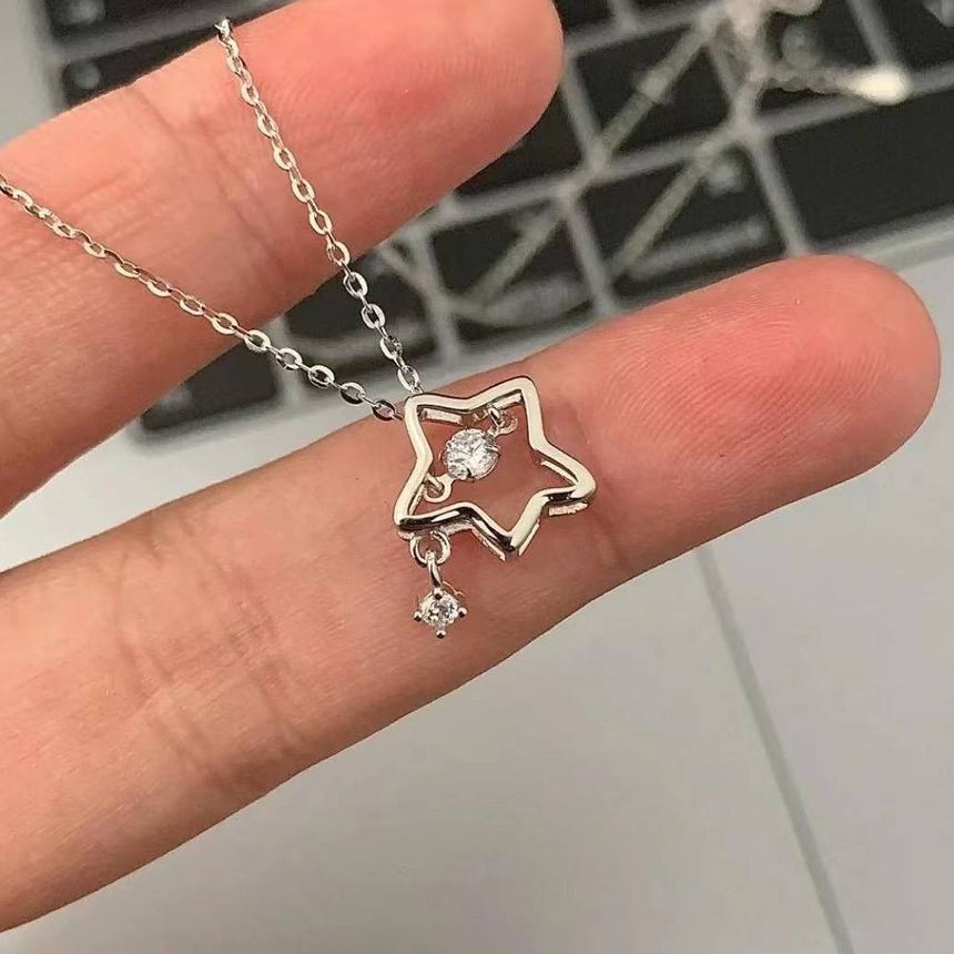 Hansha - Stervormige strass hanger, sterling zilveren ketting