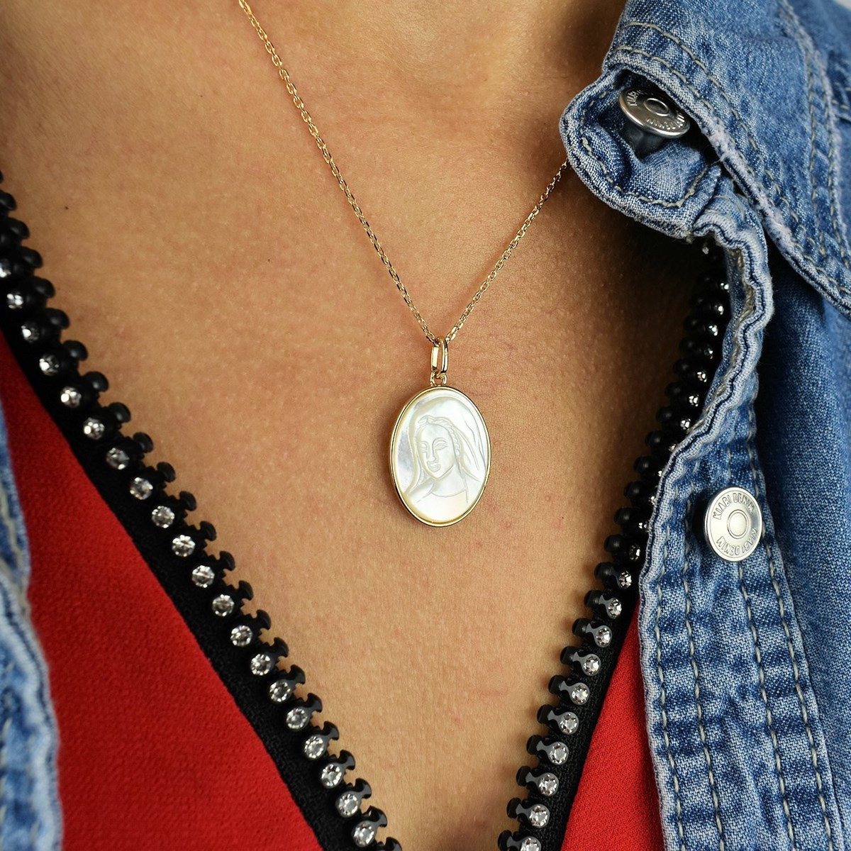 Collier Vierge Marie médaille ovale de nacre Symbole de foi et de protection Plaqué OR 750 3 microns