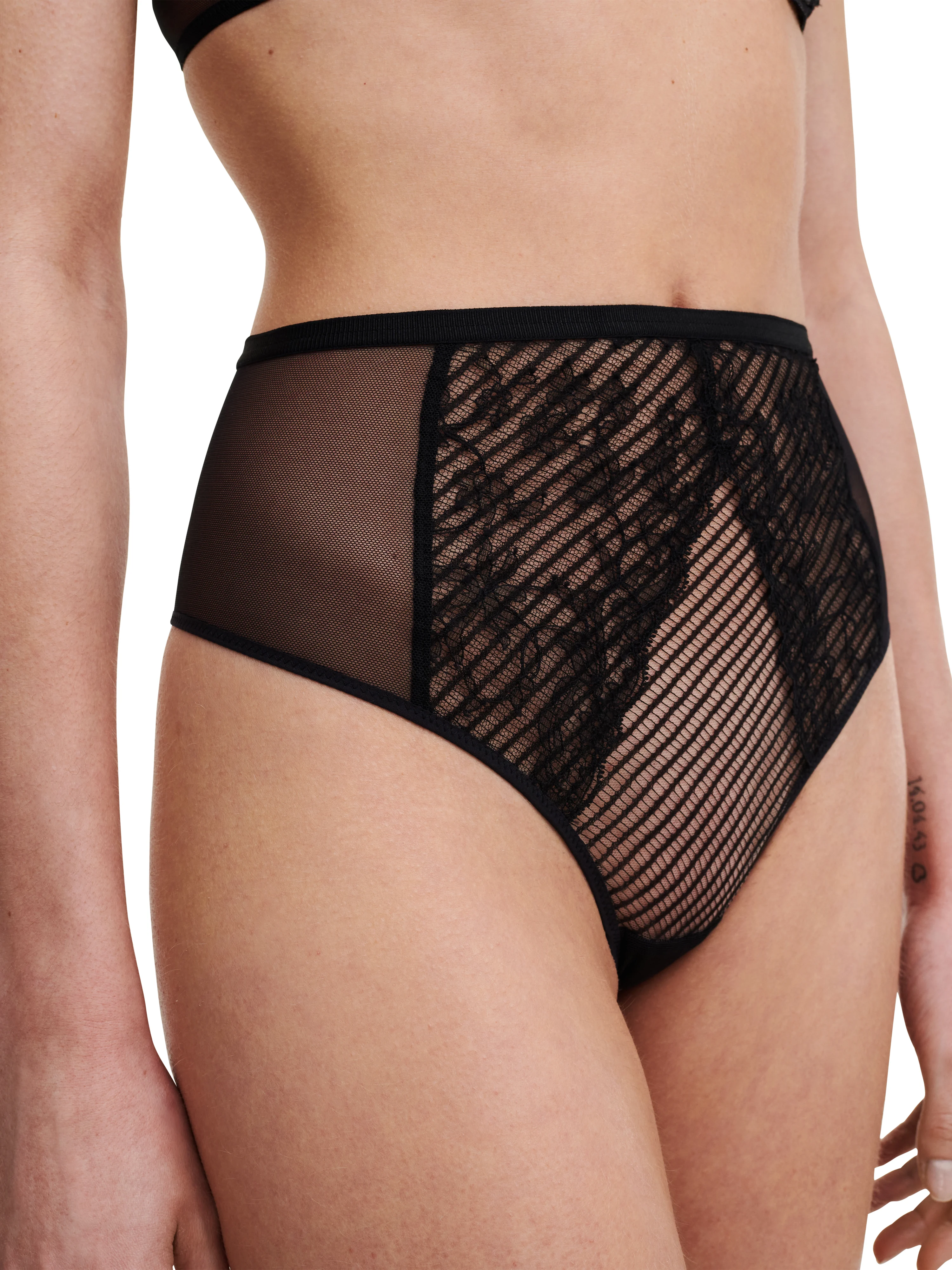 TXTURE - String taille haute avec dentelle de leavers | Noir