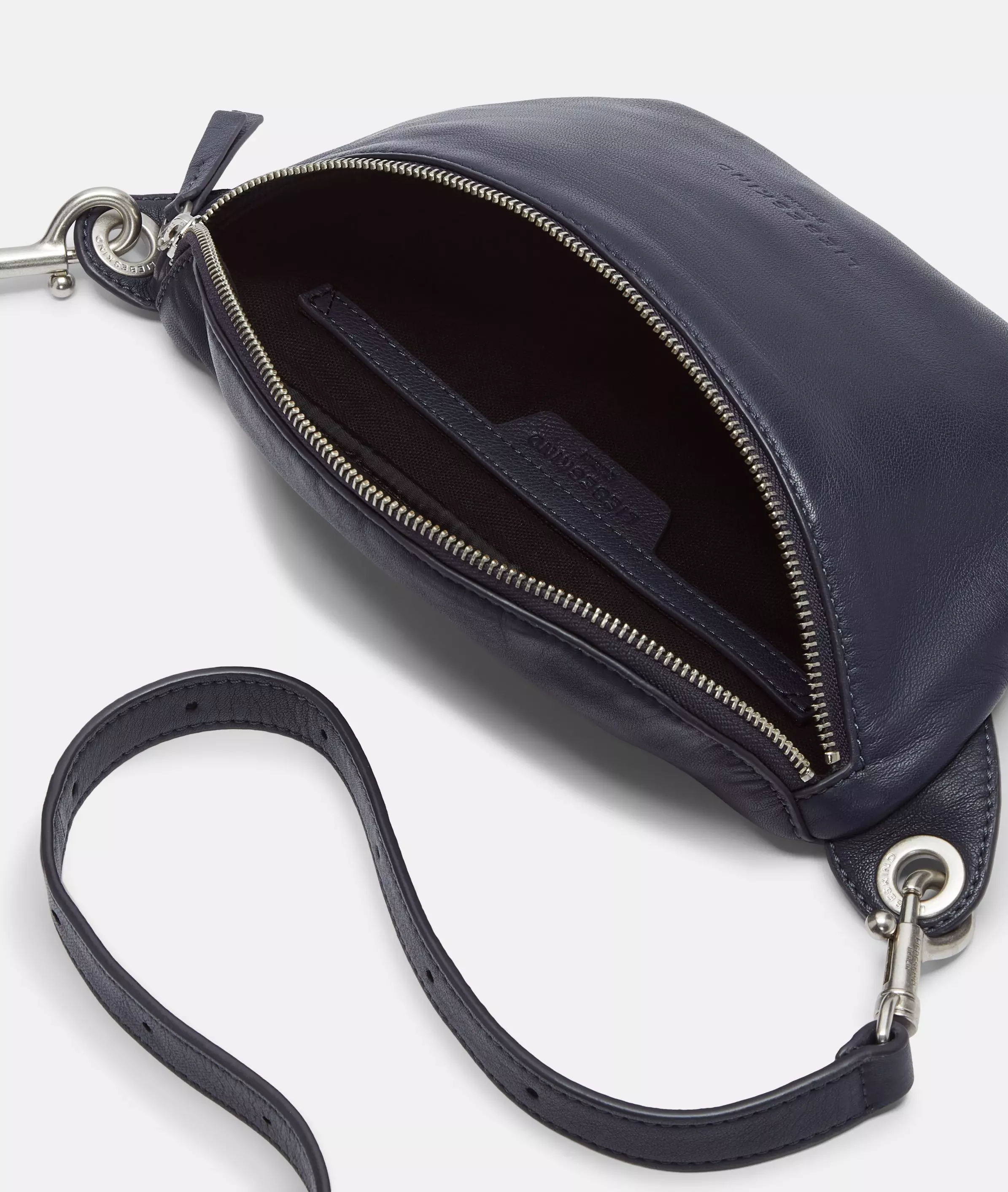 Tavia shoulder bag M Spacious belt bag made from sheepskin