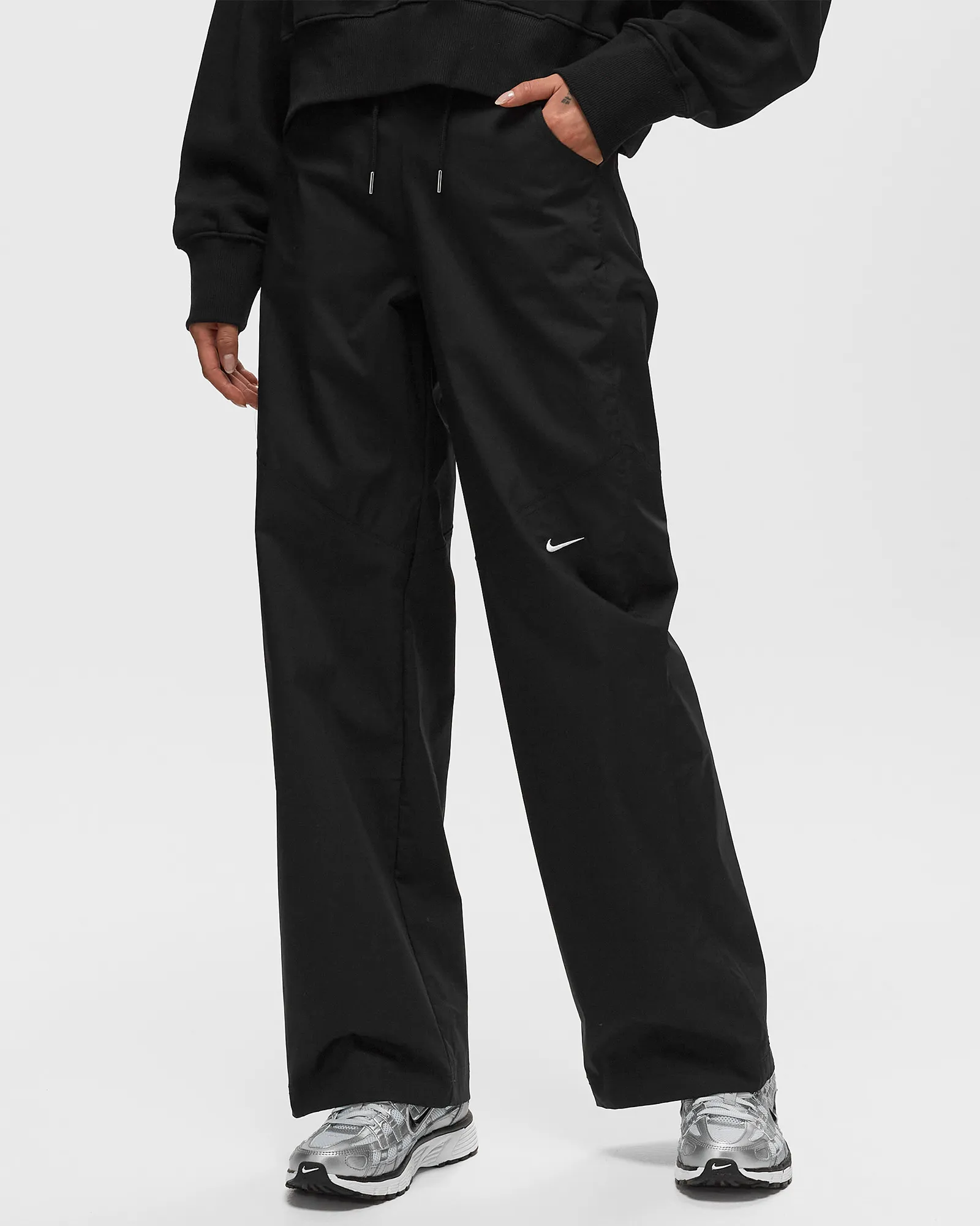 Nike W Sportswear Essentials Woven High-Rise Trousers