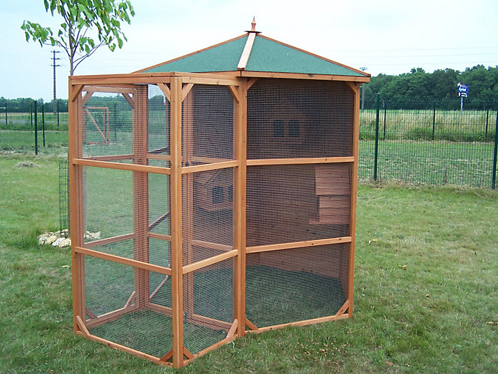 Volière en bois 4,5m² grand modèle avec sas d'entrée pour 6 à 10 oiseaux Habrita