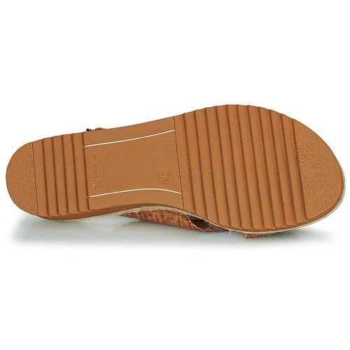 Betty London - ARAMA - camel